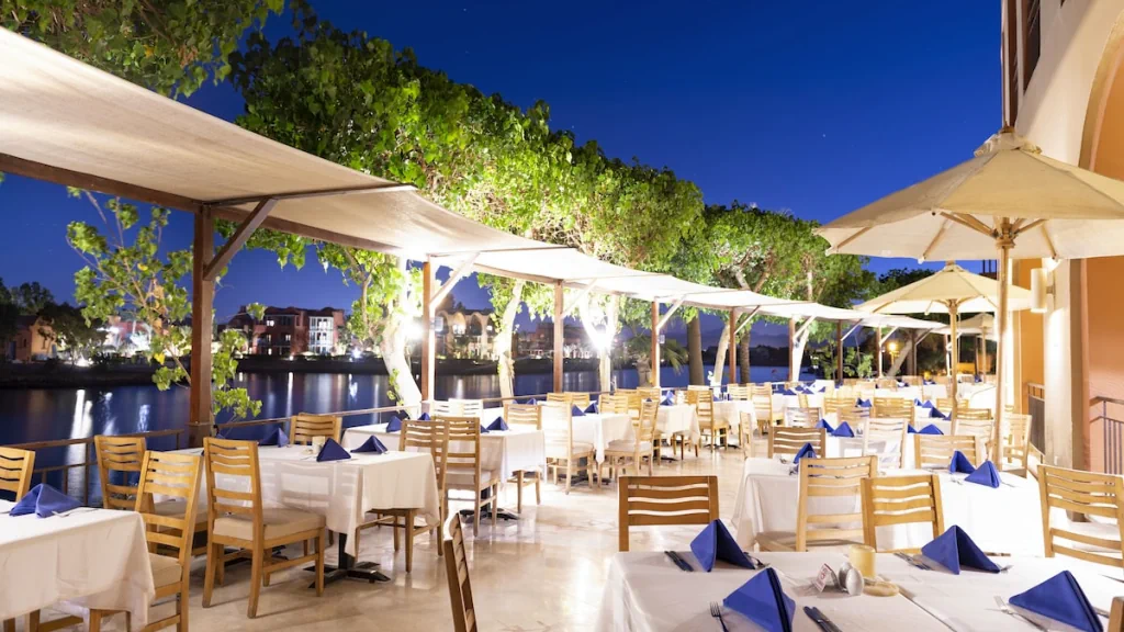 الفندق ثرى كورنرز أوشن فيو - الجونة